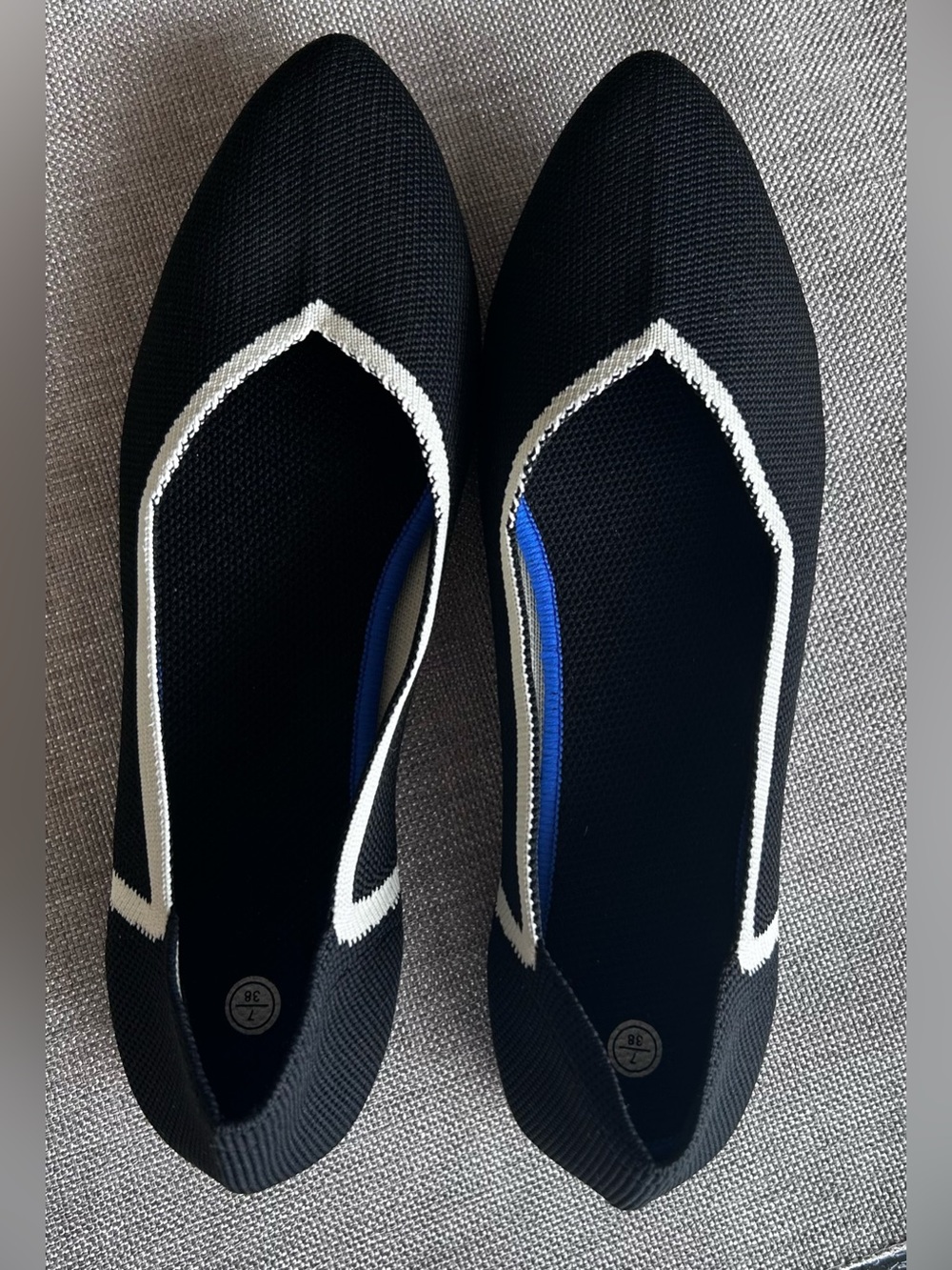 Black Pointed slip on Knit Ballet Flats with White Trim size 7 (38)